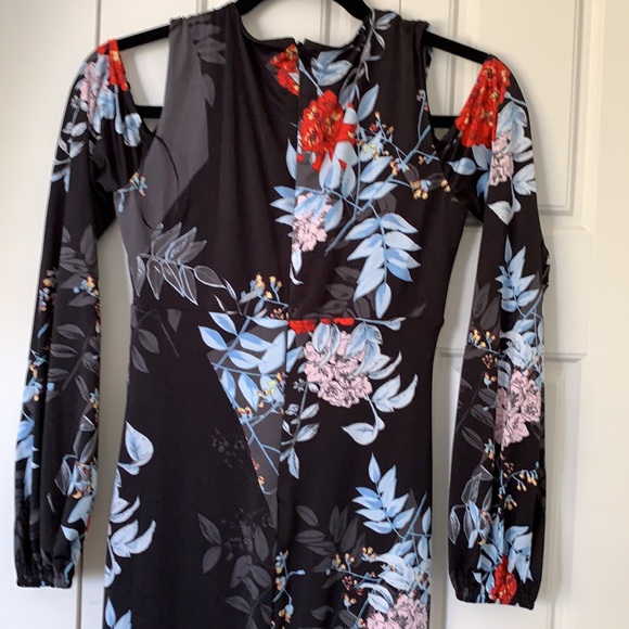 Guess Dress with Shoulder Cutouts - Picture 4 of 4